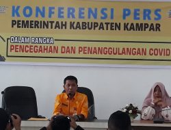 Terangkan Bahaya Corona Tapi Kadiskes Kampar Tak Pakai Masker Ketika Konferensi Pers ?