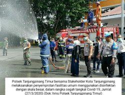 “Geram” Dengan Covid-19, Polsek Tanjungpinang Timur Bersama Stakeholder Semprotkan Disinfektan ke Fasum