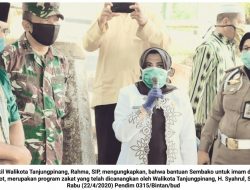 Wakili Dandim, Pasiter Kodim 0315/Bintan Bagikan Bantuan Sembako pada Imam dan Marbot Masjid se-Kota Tanjungpinang