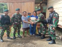 Dengan Adanya Wabah Corona, Satgas Raider 300 Berikan Bantuan Sembako