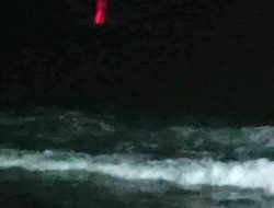 Letusan Anak Gunung Krakatau Bikin Panik Warga Kecamatan Rajabasa