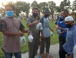 Salah Seorang Masyarakat Mengatasnamakan “Hamba Allah”, Bagikan Paket Berbuka Puasa