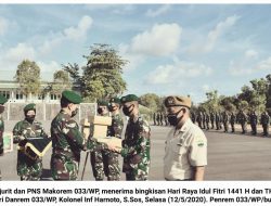 Danrem 033/WP, Berikan Bingkisan dan THR pada Prajurit serta PNS