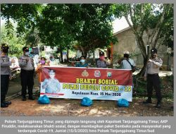 Polri Peduli Covid-19: Polsek Tanjungpinang Timur Bagikan Ratusan Sembako pada Masyarakat Kurang Mampu