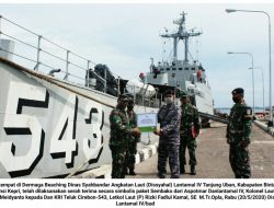 Wakili Danlantamal IV, Aspotmar Serahkan Paket Sembako pada Dan KRI Teluk Cirebon-543