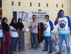Ir.Mulyadi Berikan Sembako Untuk Masyarakat Melalui Relawan Suger Bergerak