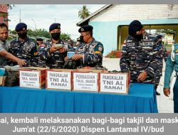 Lanal Ranai Bagikan Takjil dan Masker Gratis