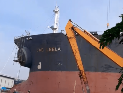 Kebakaran Hebat Kapal Tangker Di Pelabuhan Belawan