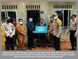 Kapolres Bintan Serahkan BLT PKH Tahap 2