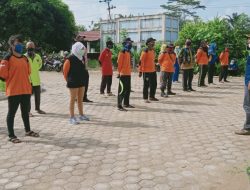 Kades Berserta Destana Desa Catur Rahayu Lakukan Penyemprotan Disinfektan