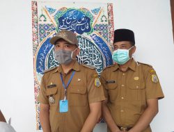 Perdana, Rt/Rw Sekecamatan Ikut Upacara Bendera Dilapangan Kantor Camat Sabak Barat