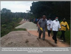 Tinjau PISEW di Desa Sawang Laut, Ansar: Program Besar di Karimun, Saya Kawal Sampai Terealisasi