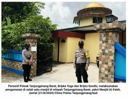 Polsek Tanjungpinang Barat Terapkan Protokol Kesehatan pada Jamaah Masjid