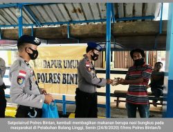 Lagi, Satpolairud Bagikan Makanan di Pelabuhan Bulang Linggi