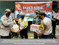 Peduli Covid-19: Polres Bintan Bagikan Sembako di Desa Toapaya Utara