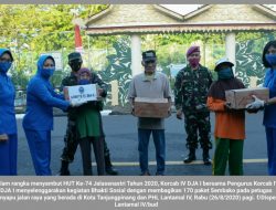 Sambut HUT ke-74 Jalasenastri, Korcab IV DJA I Bagikan Sembako pada Penyapu Jalan dan PHL Lantamal IV