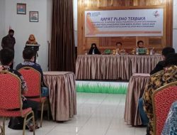 Rapat Pleno Terbuka Hasil Verfak Dukungan Perbaikan Bapaslon Perseorangan Tetapkan Pasangan Zas, Pendaftar Calon Bupati, Bersyarat Pertama, di Selayar