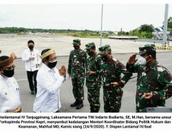 Danlantamal IV Sambut Kedatangan Menkopolhukam di Bandara RHF