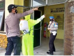 Cegah Penularan Covid-19, Polsek Kampar Kiri Hilir Rutin Lakukan Desinfeksi di Lingkungan Mako dan Asrama   
