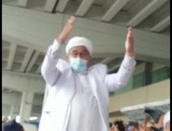 Habib Rizieq Shihab ( HRS ) akhirnya tiba di tanah air
