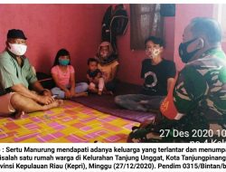 Warga Dharmasraya Terlantar, Babinsa Ini Langsung Berikan Bantuan