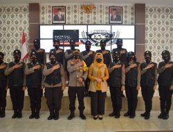 Kapolres Merangin AKBP Irwan Andy Purnamawan, S.I.K melepas perdana polwan tim patroli Srikandi squat 01