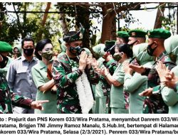 Prajurit dan PNS Korem 033/WP Sambut Kedatangan Brigjen TNI Jimmy Ramoz Manalu
