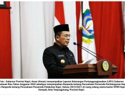 Ansar Ahmad Bacakan LKPj Anggaran 2020 dan Sampaikan Dua Ranperda 