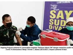 Prajurit Lantamal IV Semarakkan “Serbuan Vaksin TNI” 