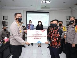 Kapolda Sumut, LPSK dan Komisi III DPR RI Serahkan Bantuan 7 Korban Bom Polrestabes Medan
