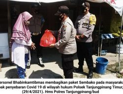 Jelang Idul Fitri : Polsek Tanjungpinang Timur Bagikan Sembako pada Masyarakat Terdampak Covid-19