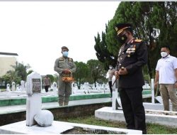 Kapoldasu Ziarah Taman Makam Pahlawan Sambut HUT Provsu ke-73