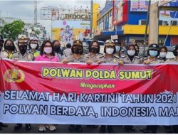 Memperingati Hari Kartini tahun 2021, Polwan Polda Sumut Bersama Bhayangkari Polda Sumut Membagikan Takjil dan Bukaan Puasa
