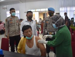 Vaksinasi covid 19 Tahap (1) Purnawirawan Polri dan Lansia di Aula Wirasatya Polres Merangin