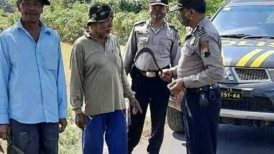 Petani Kena Razia Karena Bawa Arit ke Sawah, Polisi : Awas Melukai Orang Lain..