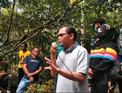 Wabup 50 Kota bersama Masyarakat dan OPD melaksanakan Gotong Royong di Tempat Wisata Aia Malanca