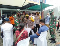 Pangdam I/Bukit Barisan dan Kapolda Sumut Tinjau Langsung Vaksinasi Massal Terhadap Serikat Buruh Se Kabupaten Deli Serdang