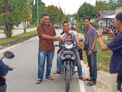 IPM-KB BERSAMA YOSE INDRAWAN,S.T ANGGOTA DPRD MEMBAGIKAN TAKJIL