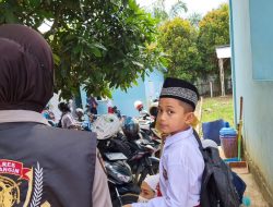 Tim 1 Srikandi Squad-01 Polres Merangin Patroli Sambang, Pembagian Masker Ke SD it sungai ulak bangko Dan Masyarakat