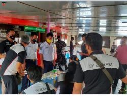 Operasi Ketupat Toba 2021, Dit Resnarkoba Polda Sumut dan Jajaran Periksa Tes Urine Pengemudi Angkutan