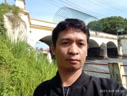 Simpang KASDA ini dulunya bernama Simpang HASDAR karena di sini dulu ada sebuah hotel berdiri. Nama hotel itu adalah HOTEL HASDAR. Dibangun sejak zaman kolonial Pemerintah Hindia Belanda.