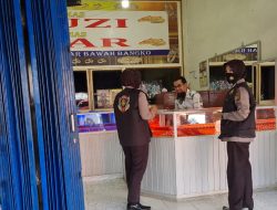 Kali ini ” Tim 1 Srikandi Squad-01 Polres Merangin Patroli Di Sekitar Pertokoan Dan Menerapkan 6M