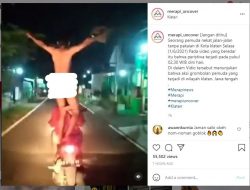 Pemuda Ini Viral sambil pamerkan alat vitalnya