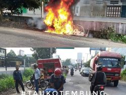 Satu (1) Unit Mobil Ludes Dilalap Sijago Merah, Di Jalan Cemara