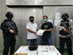 Brimob Polda Sumut Lakukan Pengawalan Vaksin Sinovac Saat Tiba di Bandara Kualanamu