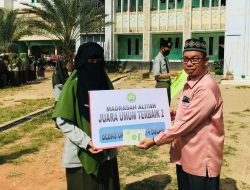 Putri Terbaik: Asal Nipah Panjang Della Selfia Riyani Raih Peringkat Umum Terbaik di Pesantren Al-Jauharen
