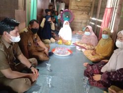 Bupati Muaro Jambi Hj, Masna Busro, SE.M.Tr.IP Takziah Ke Rumah Duka
