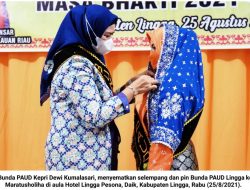 Dewi Kumalasari Kukuhkan Maratussholiha sebagai Bunda PAUD Lingga
