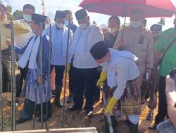 Letakan batu pertama pembangunan masjid ali Imran darussalam , bupati harapkan segera rampung