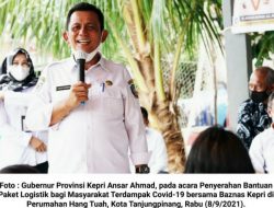 Perbanyak Program Membantu Masyarakat, Ansar Ahmad Serahkan Bantuan Paket Logistik